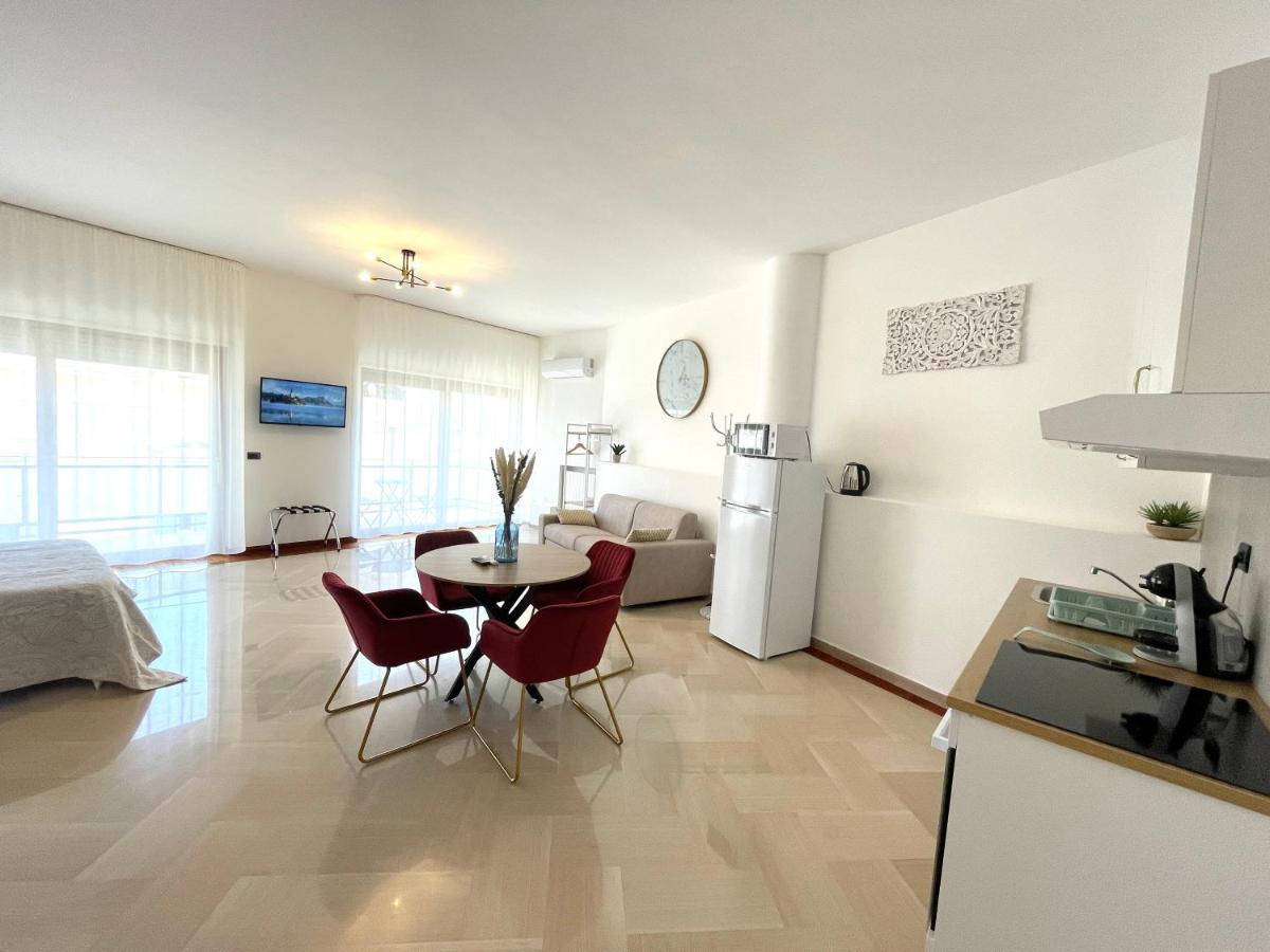 Trani Suite - Moro 10 エクステリア 写真